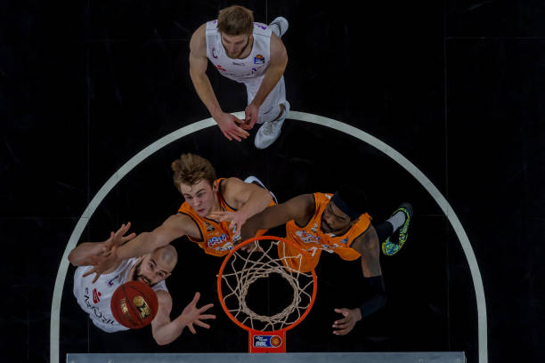 之间形成了 之间形成了