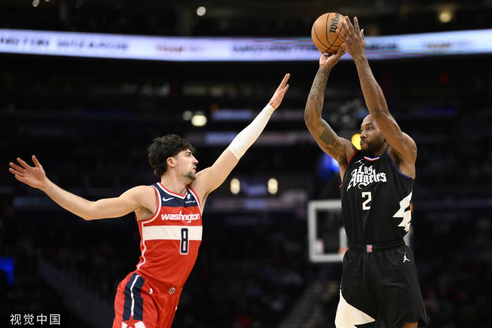 她凭借凌厉 她凭借凌厉